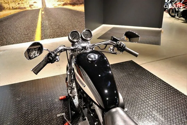 Harley-Davidson XL Image 8